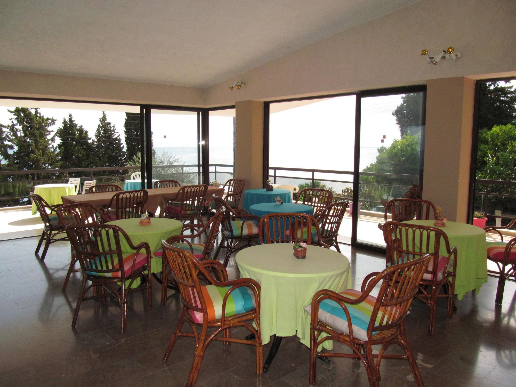 Karina Hotel Μπενίτσες Εξωτερικό φωτογραφία