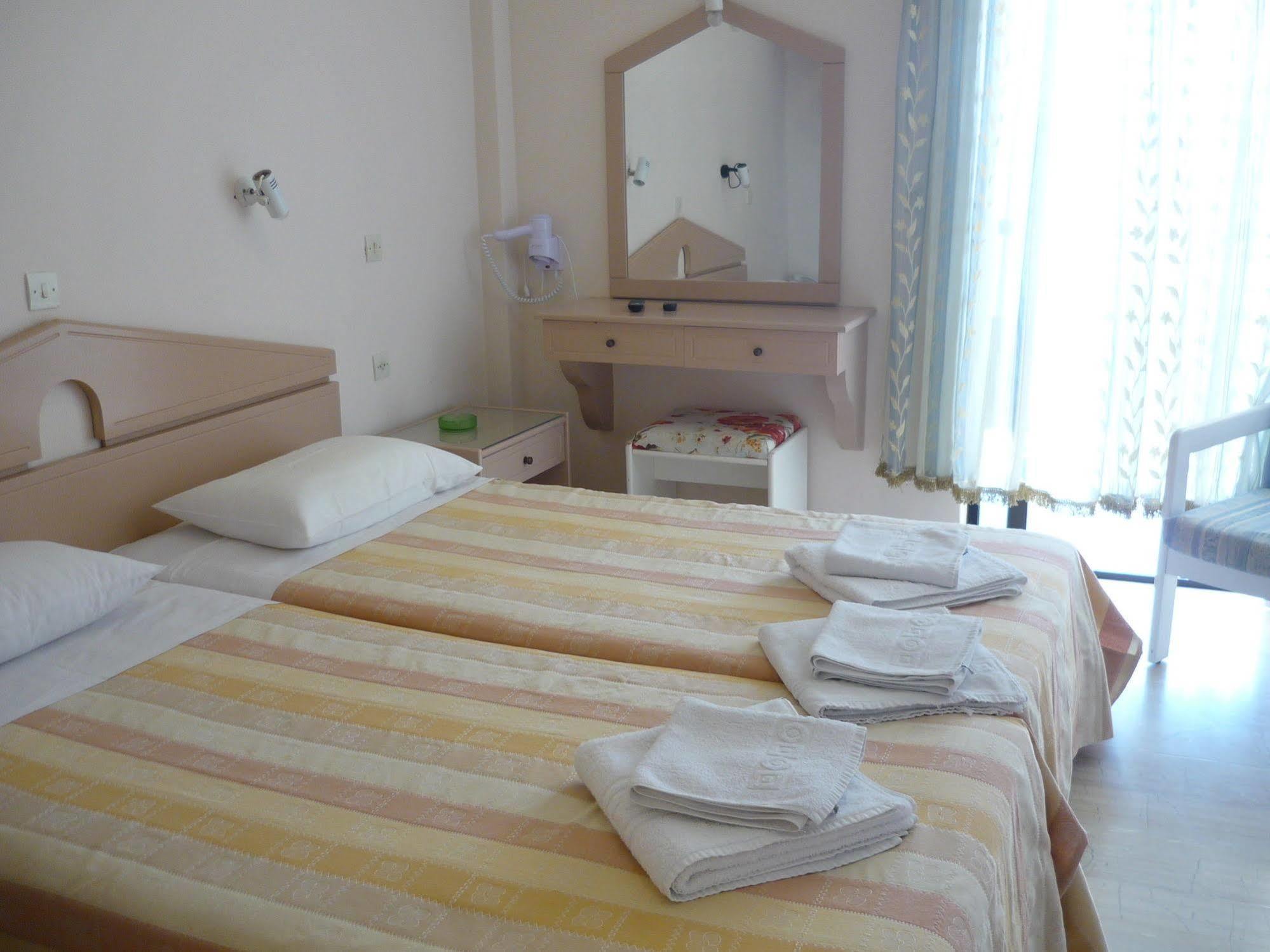 Karina Hotel Μπενίτσες Εξωτερικό φωτογραφία